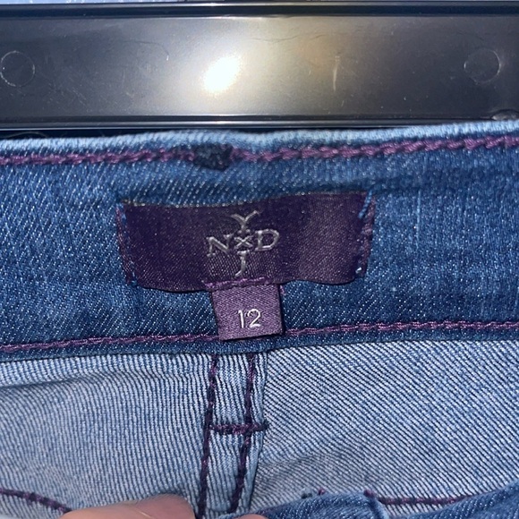NYDJ Crop Jeans 12 - Stretchy Denim. K - Picture 3 of 5